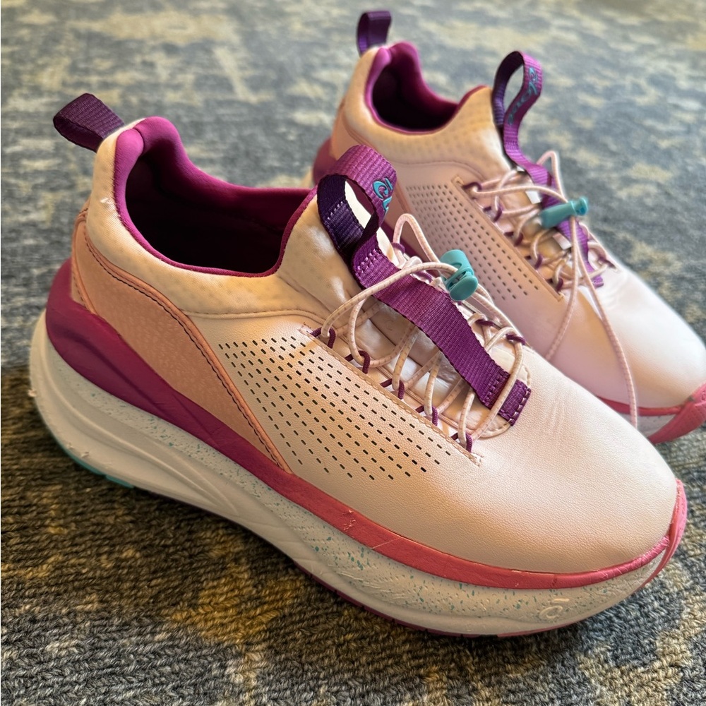 Clove supercush forte healthcare workers slip on sneakers size 6.5 GUC